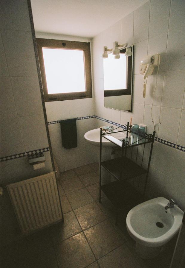 Hostal De L'Aigua Sant Llorenc de la Muga Экстерьер фото