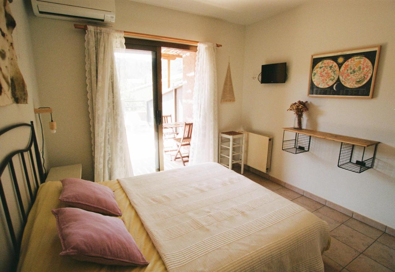 Hostal De L'Aigua Sant Llorenc de la Muga Экстерьер фото